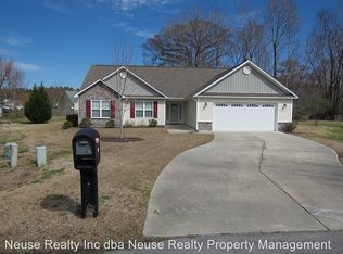 133 Hidden Pond Dr, New Bern, NC 28562