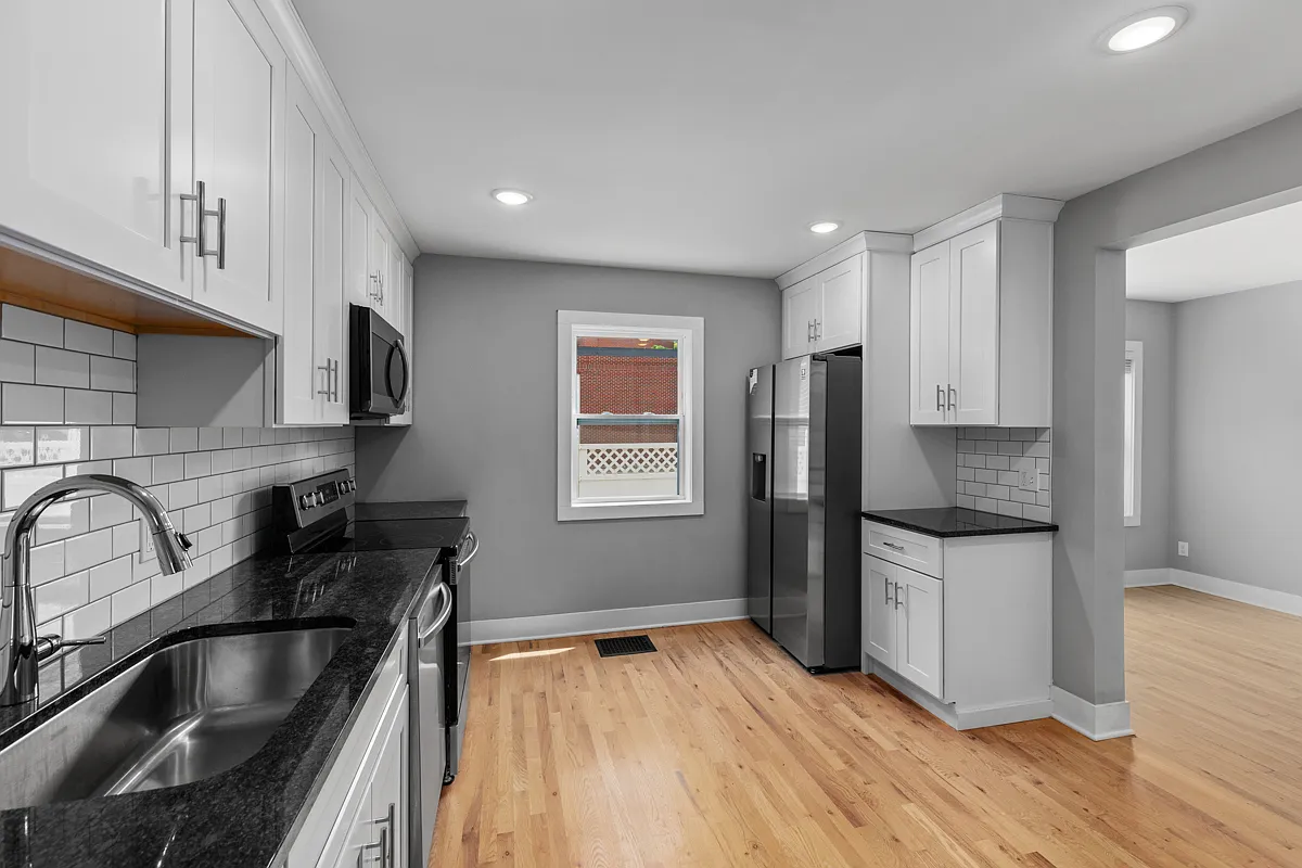 Building Photo - 621 3rd St NW #2