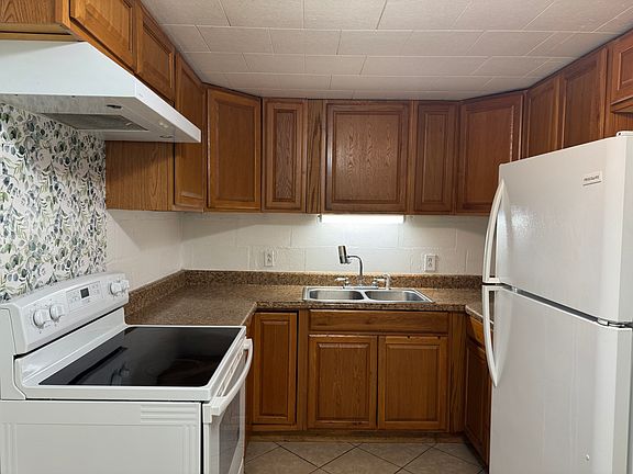 2nd image of 316 E Redwood Ave #A