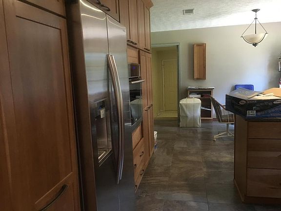 3rd image of 10515 Grace Ln