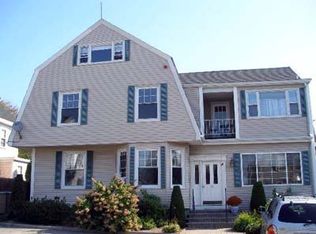 31 Bayside Ave APT 2, Newport, RI 02840