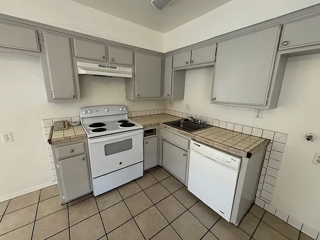 21130 Santa Barbara Dr #4 — Photo 12