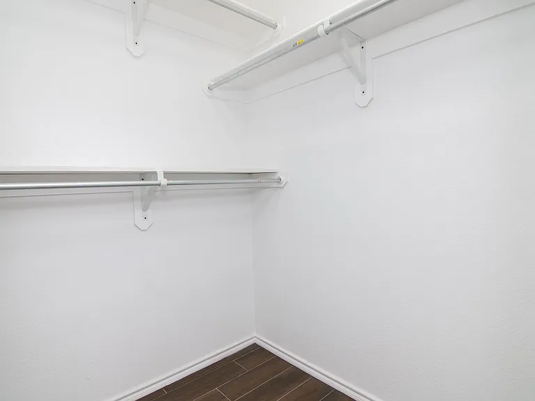 5705 Champions Dr — Photo 14