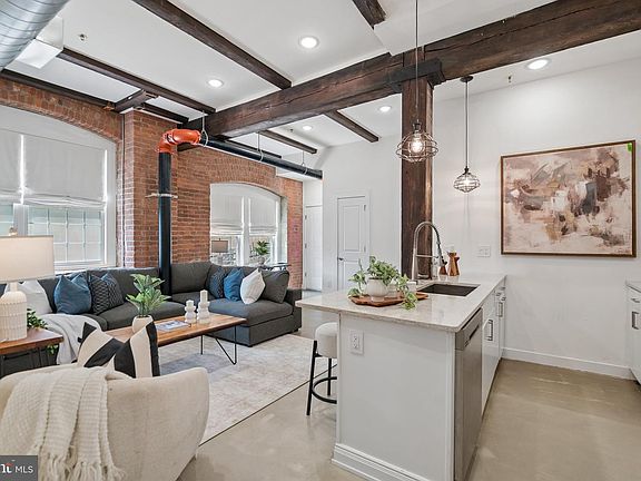 2nd image of 1508 N Mascher St #3