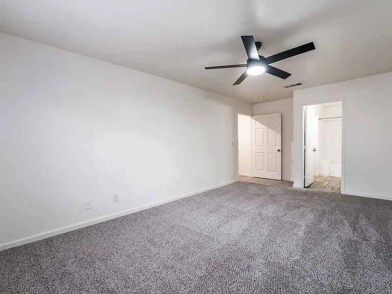 2608 Autumn Blaze Ave — Photo 29