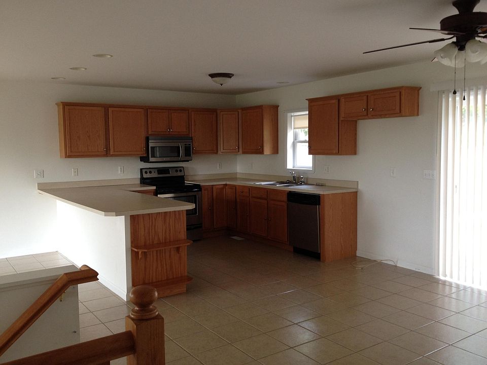 2nd image of 1121 Montour Rd