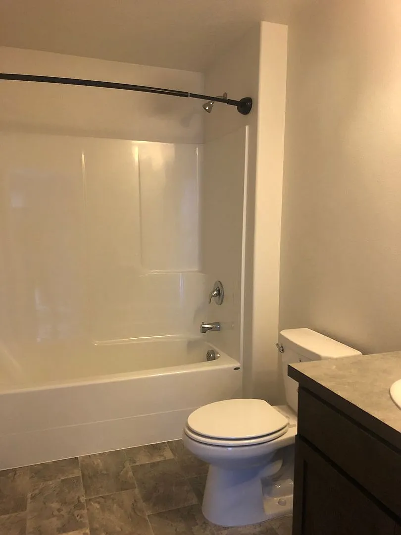 Edgewood Home in Sagecrest Development! — Photo 4