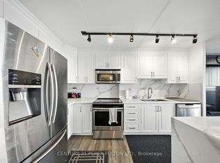 2 Glamorgan Ave #1212, Toronto, ON M1P2M8