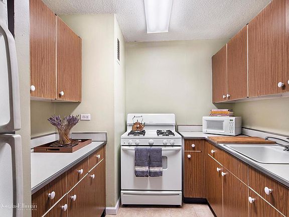 5th image of 80 Gold St #14M