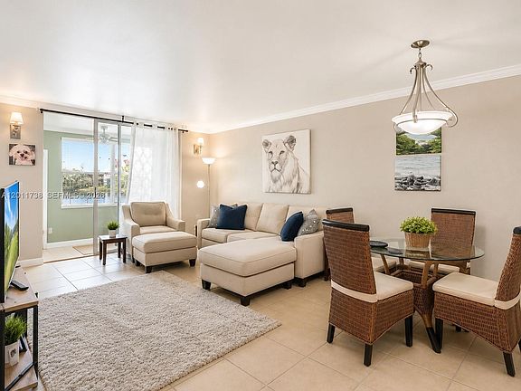 2nd image of 2900 W Sunrise Lakes Dr #101
