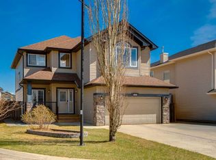 195 W Willowmere Close, Chestermere, AB T1X 1S2