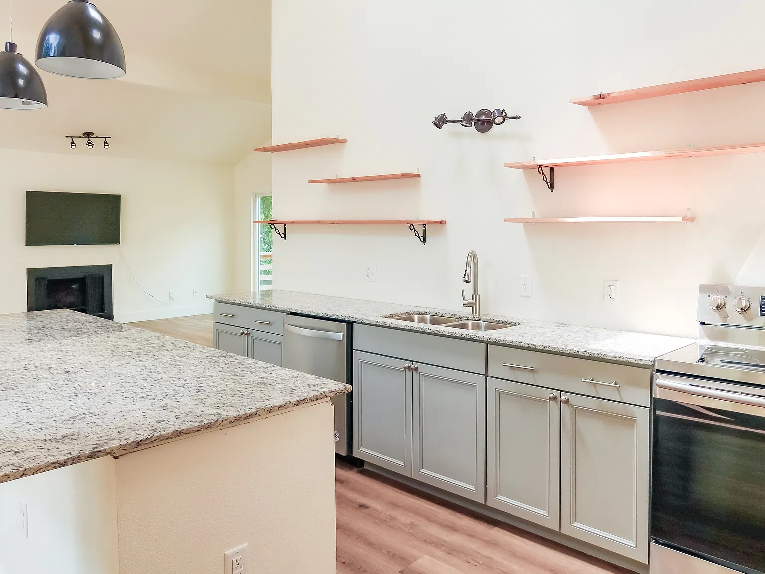 1830 West Ora Drive - 1 — Photo 3
