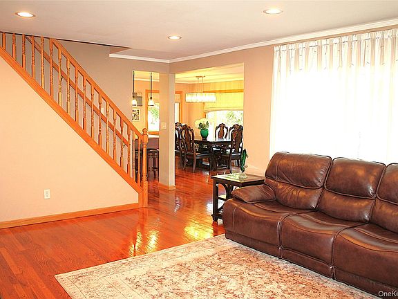 4th image of 19 Jean Lane