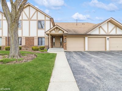 920 Surrey Dr APT 1A, Schaumburg, IL, 60193