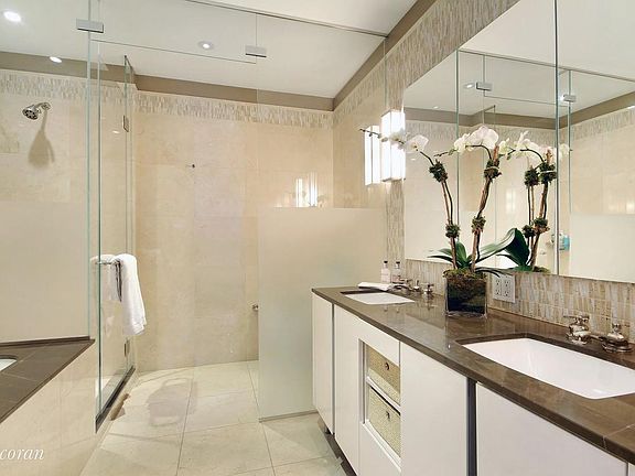 5th image of 255 E 74th St #11B