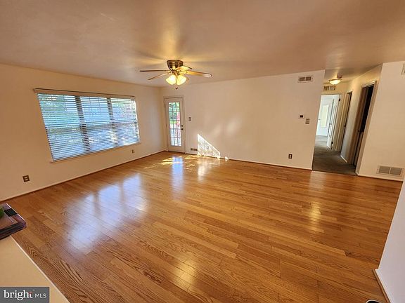 4th image of 1408B Ralston Dr #B