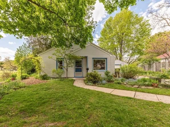 1807 Hiawatha Pl, Ann Arbor, MI 48105