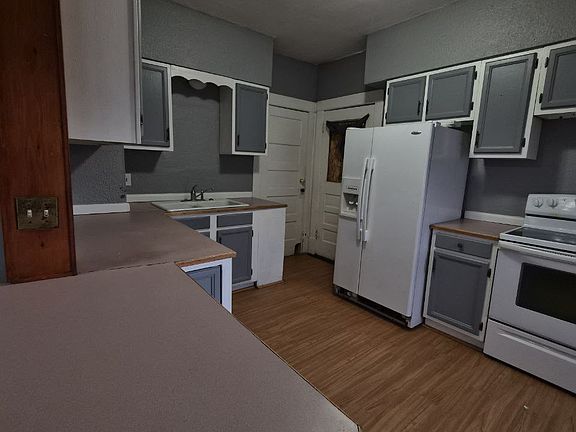 3rd image of 305 5th Ave SE