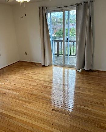 3rd image of 3537 San Mateo Rd