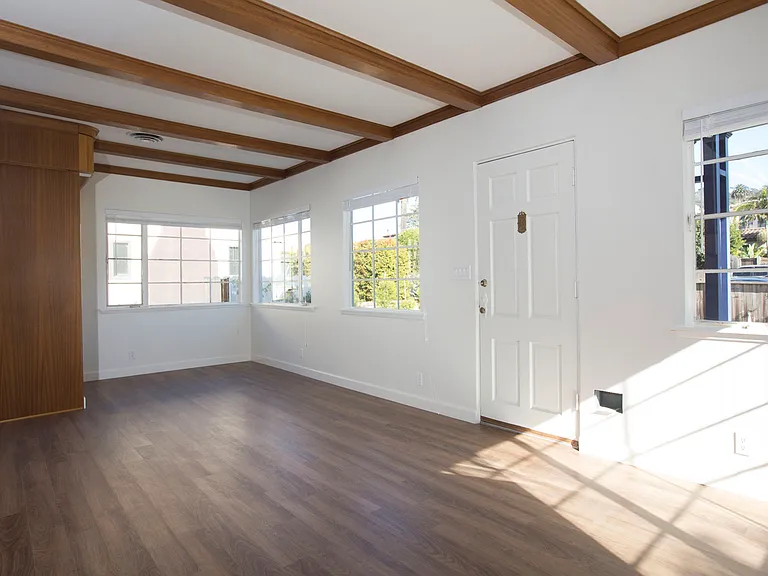 1344 Torrey Pines Rd — Photo 4