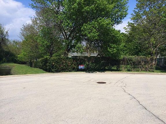 2nd image of 415 Woodlane Ct