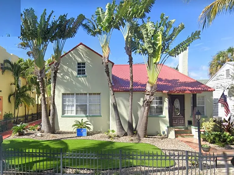 411 S Ocean Breeze — Photo 1