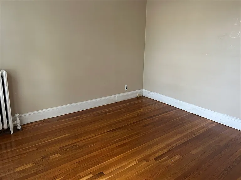 31-33 Harvard St #2 — Photo 10
