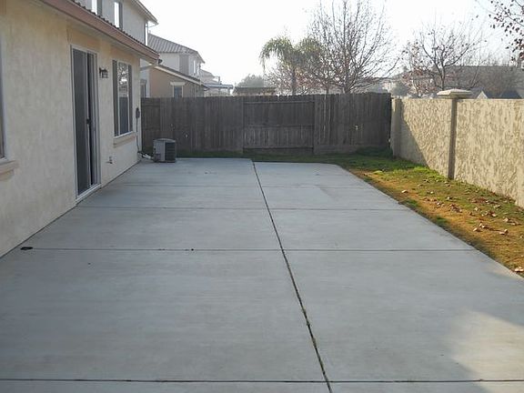 2nd image of 2201 Wise Oak Ln