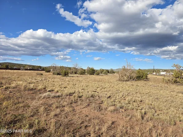 1061 W Canyon Rd, Williams, AZ 86046