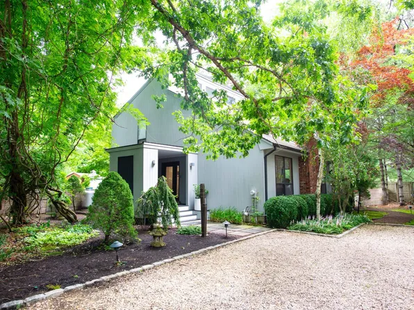 35 Blue Jay Way, East Hampton, NY 11937