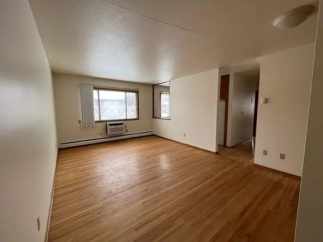 2 bed, 750 sqft, $1,255 — Photo 1