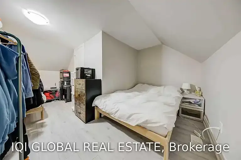 142 Grace St #2 — Photo 6
