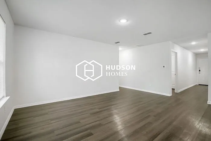 2022 Parrott Ave — Photo 3