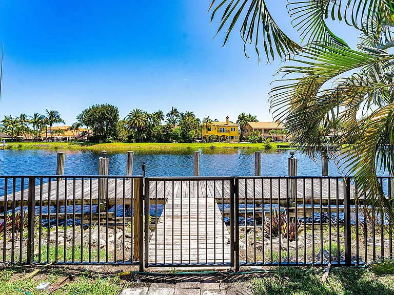 1402 Cormorant Rd — Photo 43