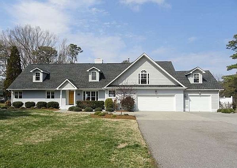 1st image of 12 Bayview Dr