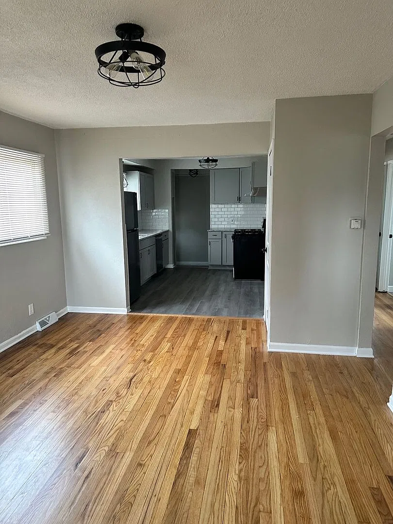 3 bdrm with finished basement! — Photo 2
