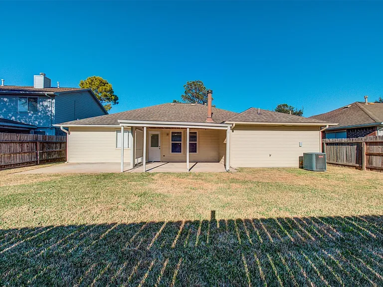 7314 Tara Dr — Photo 25