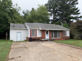 204 Ridgeway Dr, Daingerfield, TX 75638