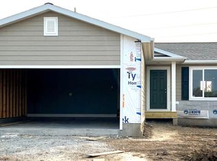 904 Sunridge Ct, Beatrice, NE 68310