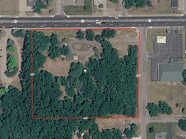 3381 W Houghton Lake Dr, Houghton Lake, MI 48629