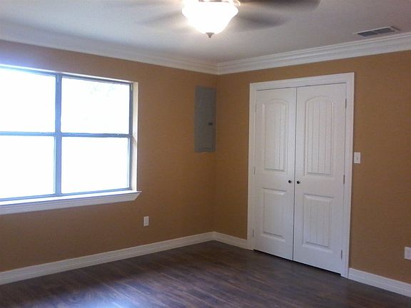 5th image of 1409 Sapphire St