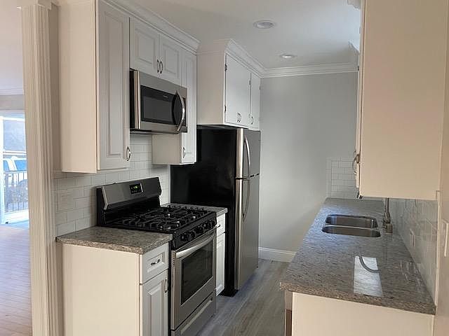 1st image of 822 N Formosa Ave