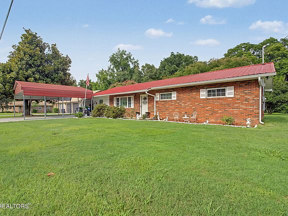 2nd image of 324 Fenway Dr