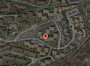192 Country Club Ln, Pomona, NY 10970