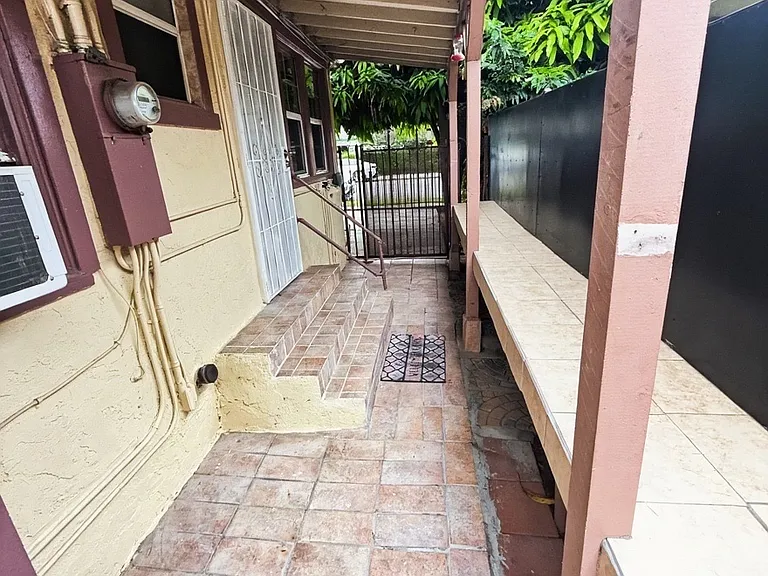 141 S 3rd Ave — Photo 15