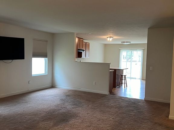 2nd image of 1764 Honeylocust Dr