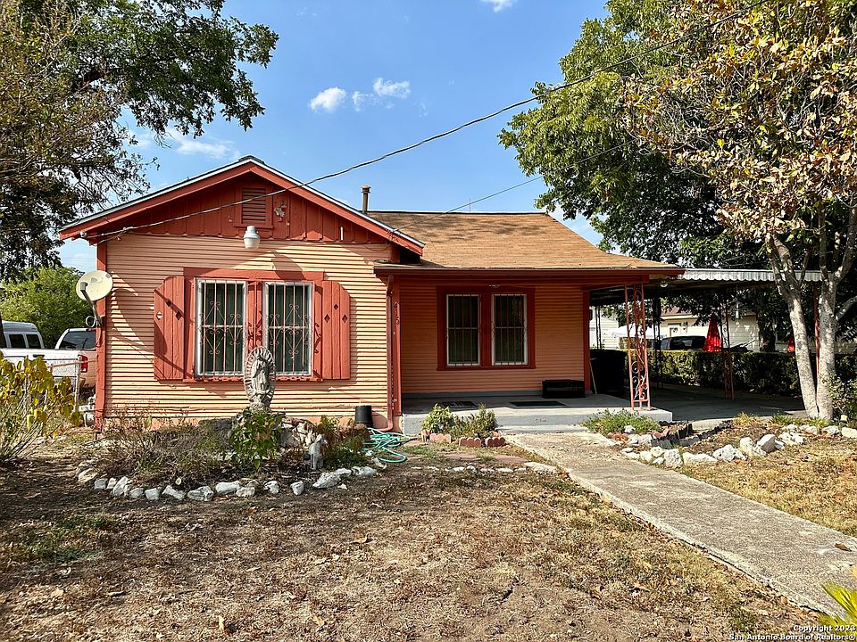 1st image of 415 ARBOR PL