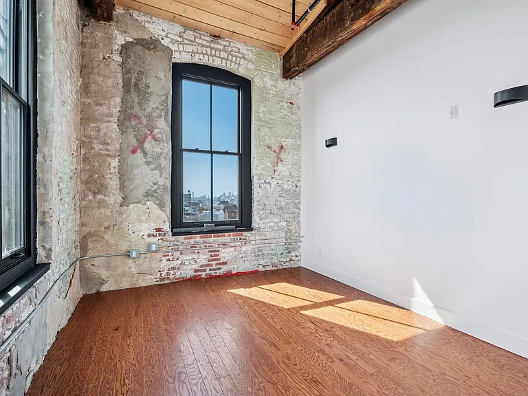 Hancock Lofts — Photo 18