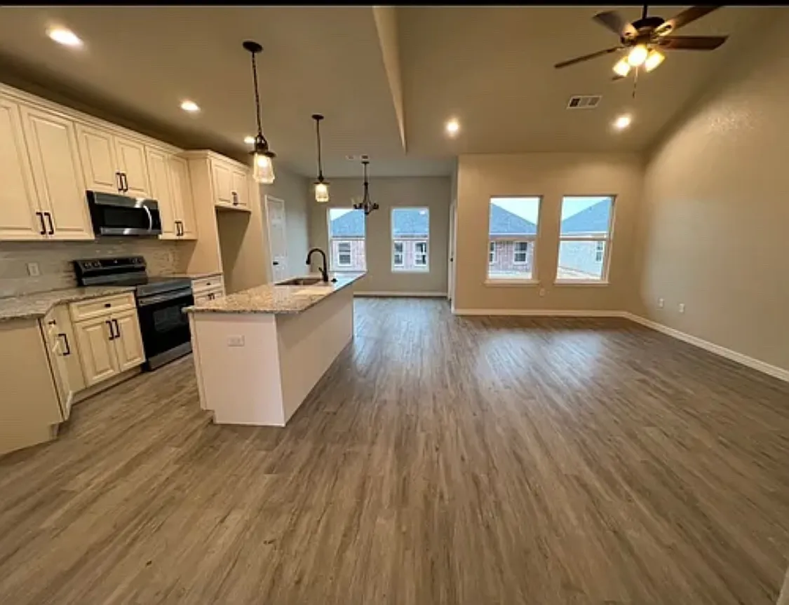 5610 Neptune Rd — Photo 2