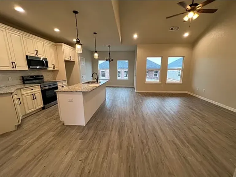 5610 Neptune Rd — Photo 2
